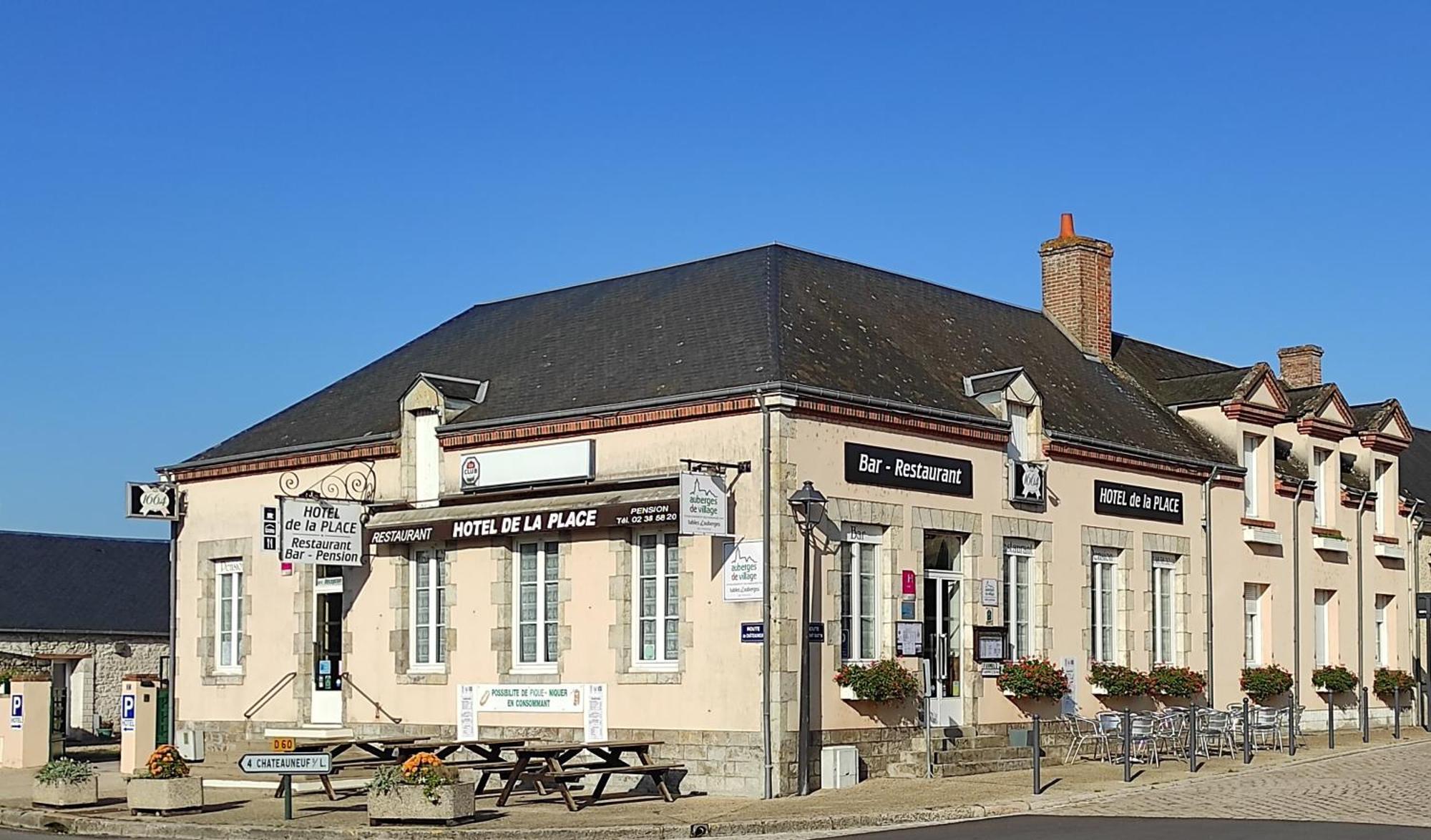Hotel De La Place Germigny-des-Prés Esterno foto
