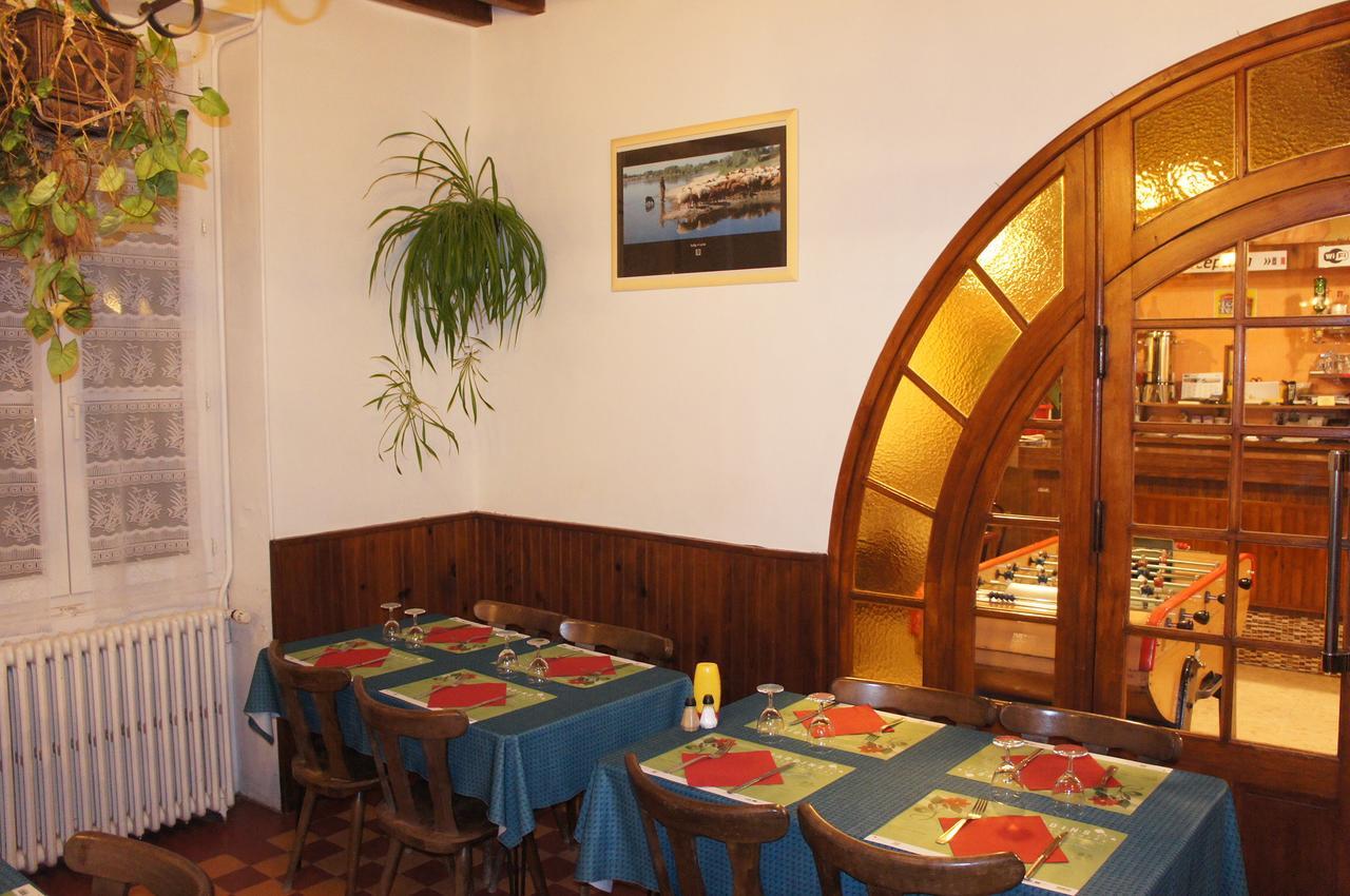 Hotel De La Place Germigny-des-Prés Esterno foto