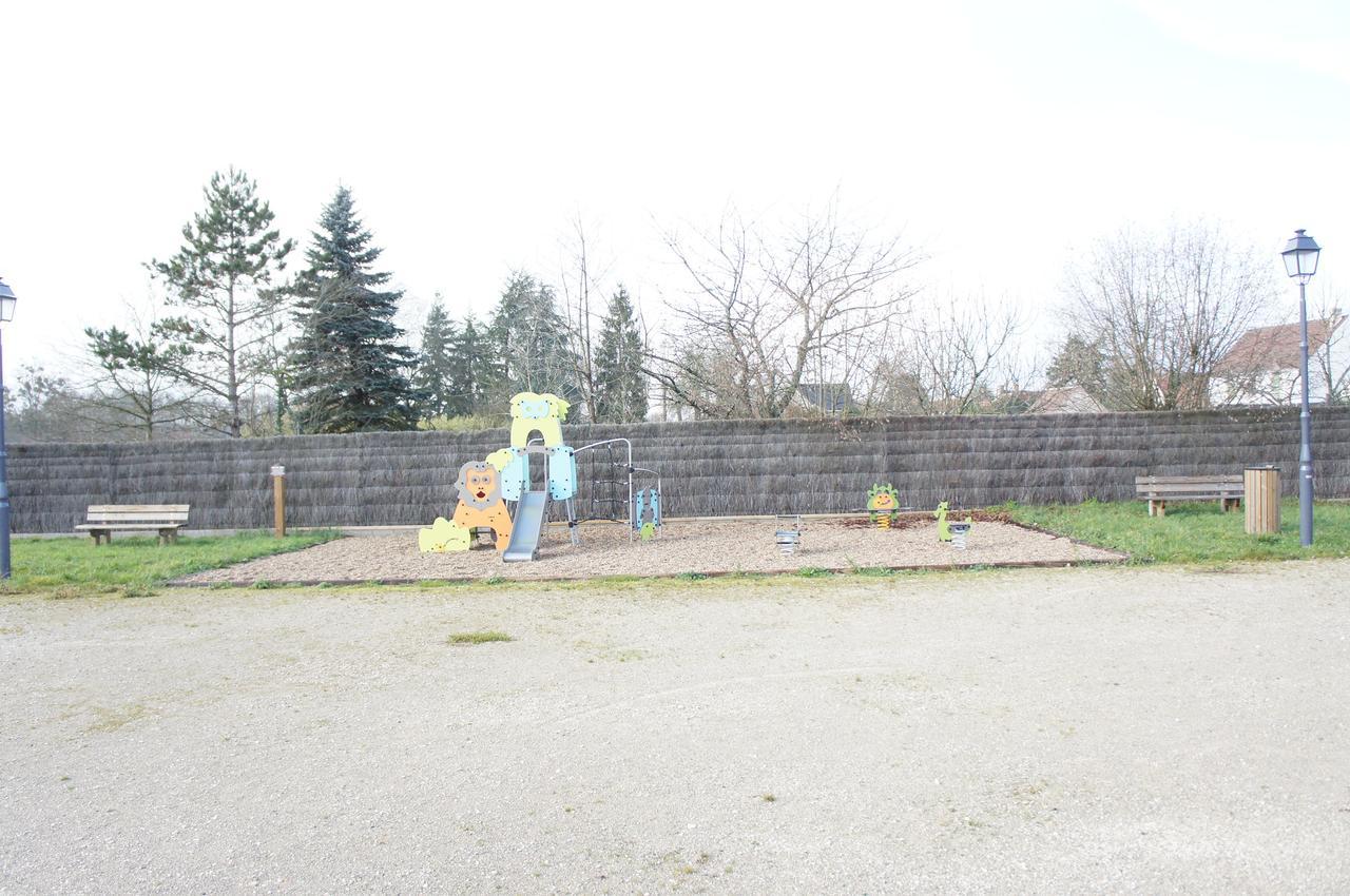 Hotel De La Place Germigny-des-Prés Esterno foto